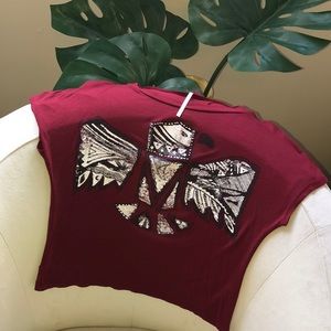 Maroon eagle crop top w/keyhole cutout back Medium